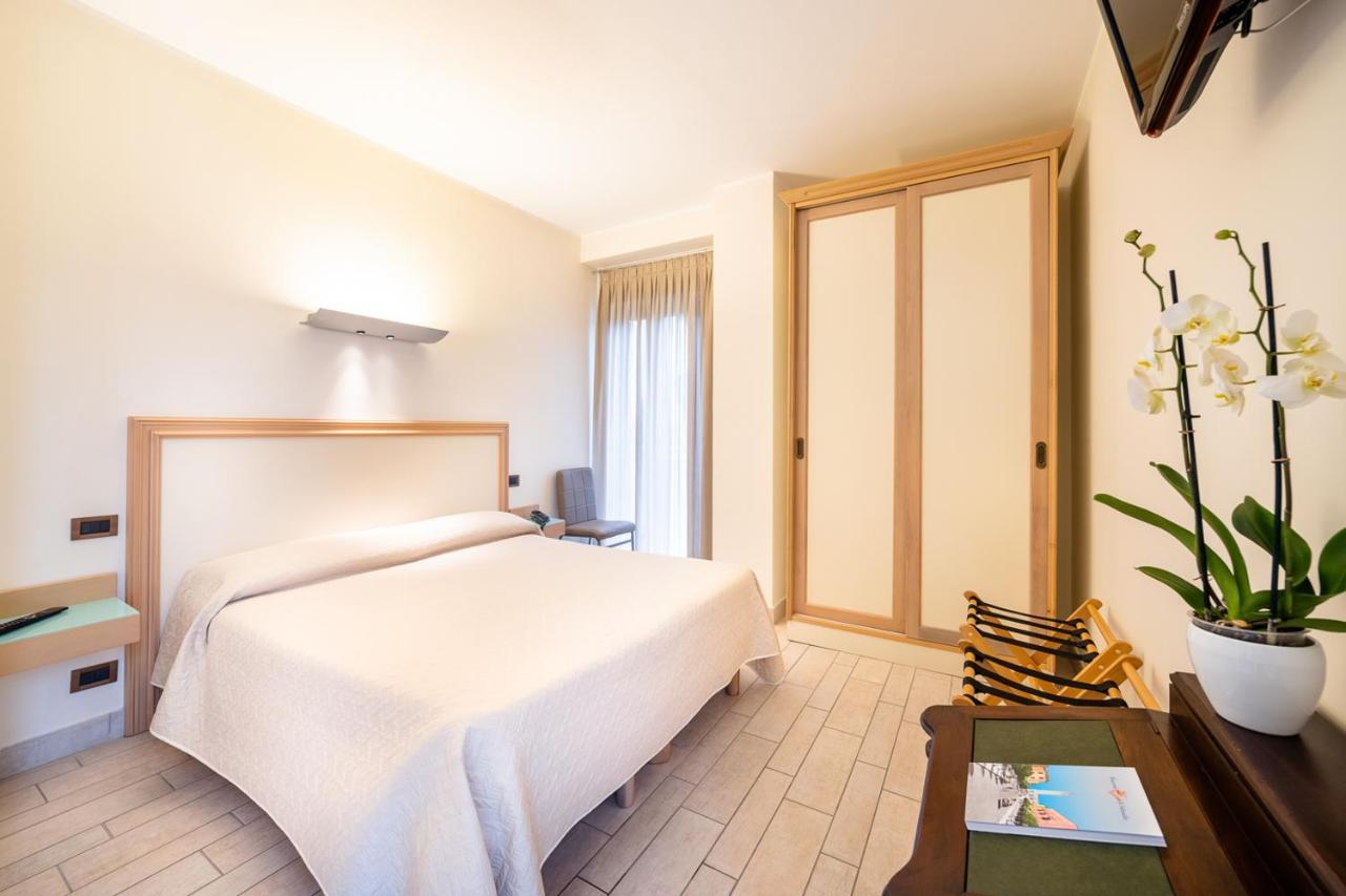 Hotel Il Gabbiano Сабаудия Экстерьер фото